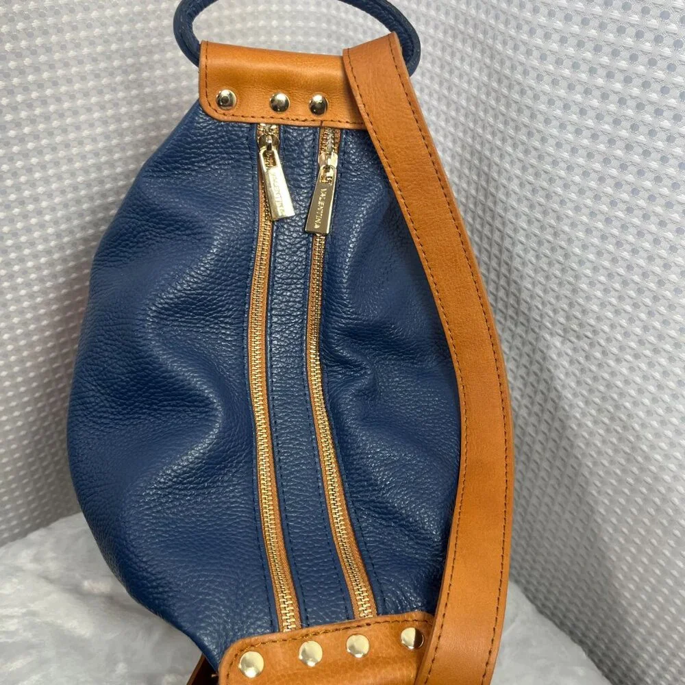 Valentina Italian leather convertible sling backpack in blue/tan pebbled leather - Picture 8 of 13